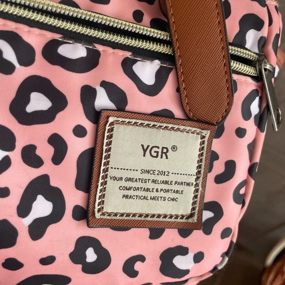 Leopard Print Pink Backpack - Picture 5 of 10